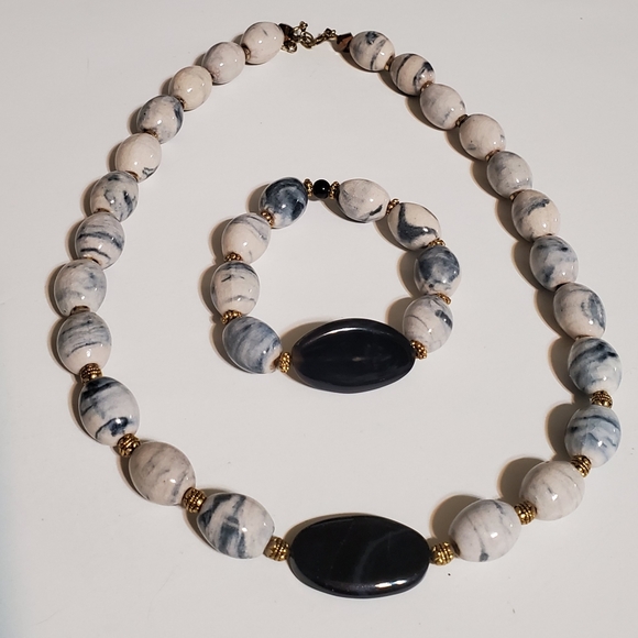 Necklace - Picture 3 of 3